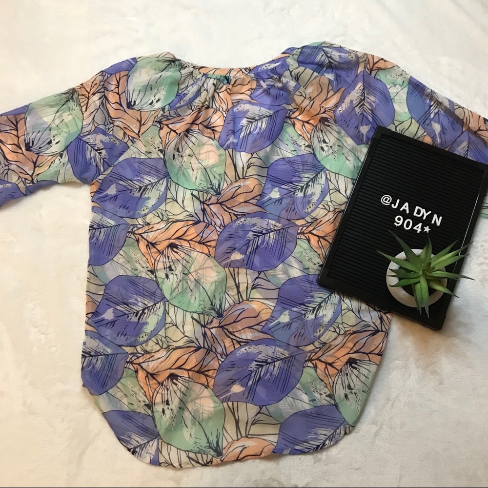 Buttons Patterned Blouse - Picture 4 of 6